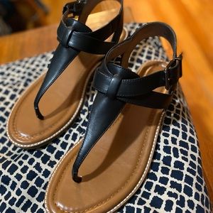 EUC. Black Flat Sandals